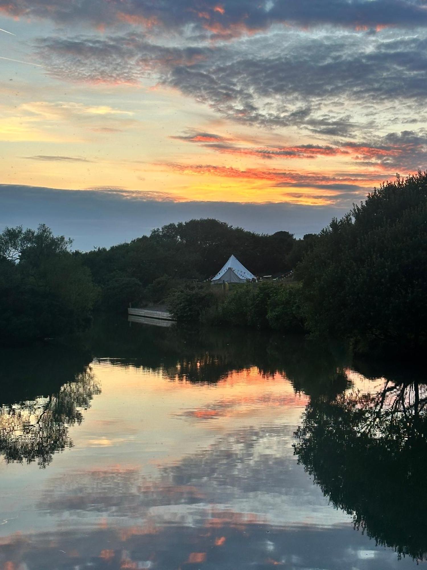 Lakeside Glamping Firecrest St Columb Major Eksteriør bilde